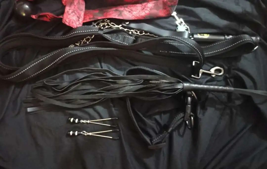 字母圈女S:那是一次网调,我没有下达任何任务,也没有要求他拍任何照片,但我们都变得滚烫 字母圈女S:那是一次网调,我没有下达任何任务,也没有要求他拍任何照片,但我们都变得滚烫