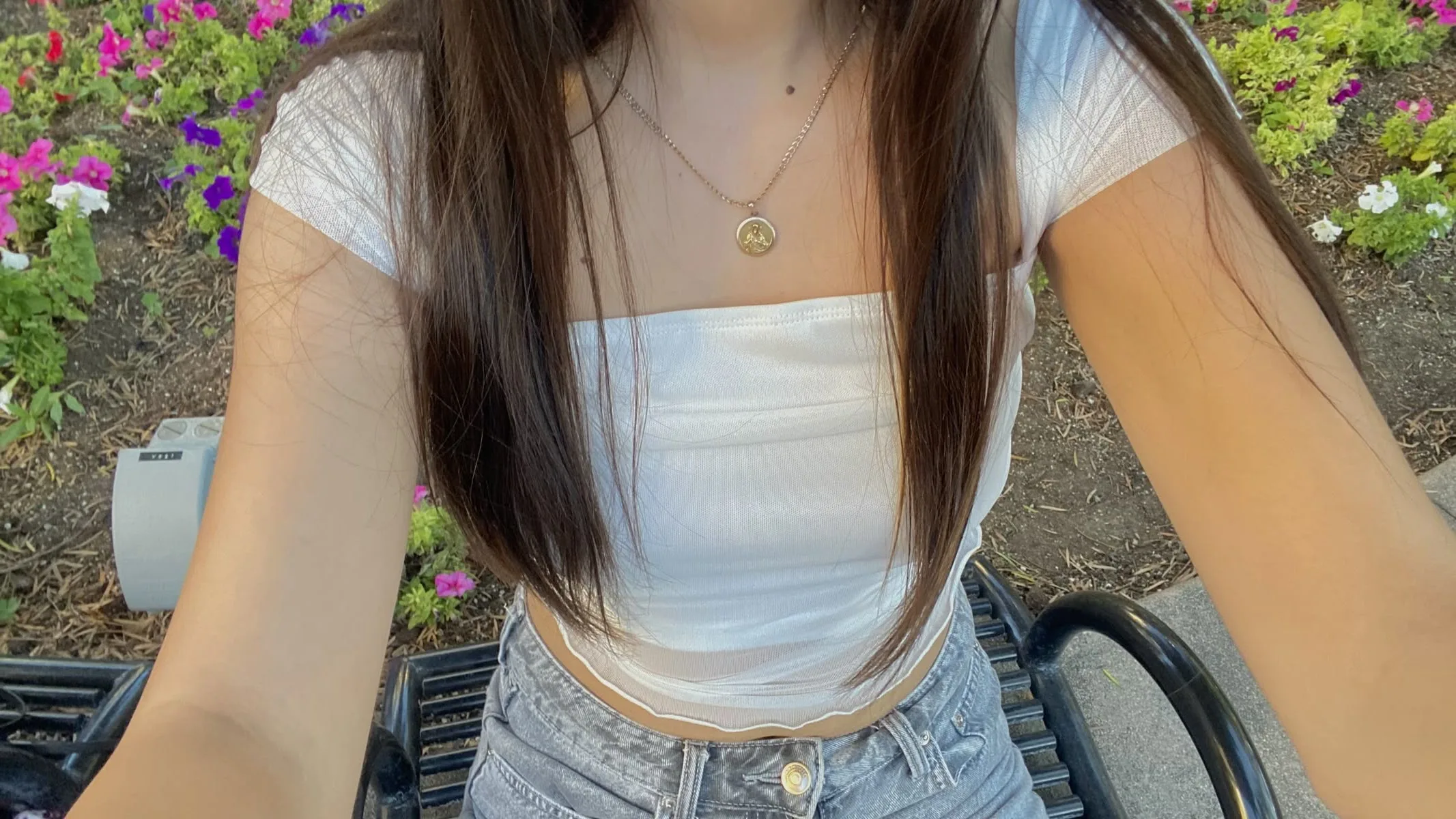 他除了我还和两个女生保持字母圈关系 他除了我还和两个女生保持字母圈关系